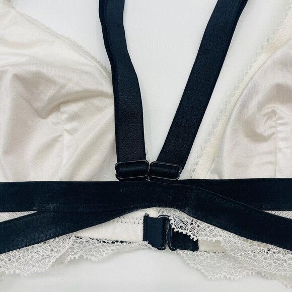 Victorias Secret Womens Size XS Lace Lined Snap Front Bralette White Black 1516 - Picture 6 of 8